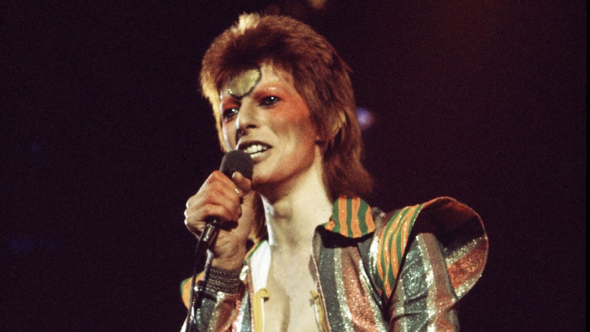 Frsthand David Bowie The Bisexual Icon Of The Gay Community 6745